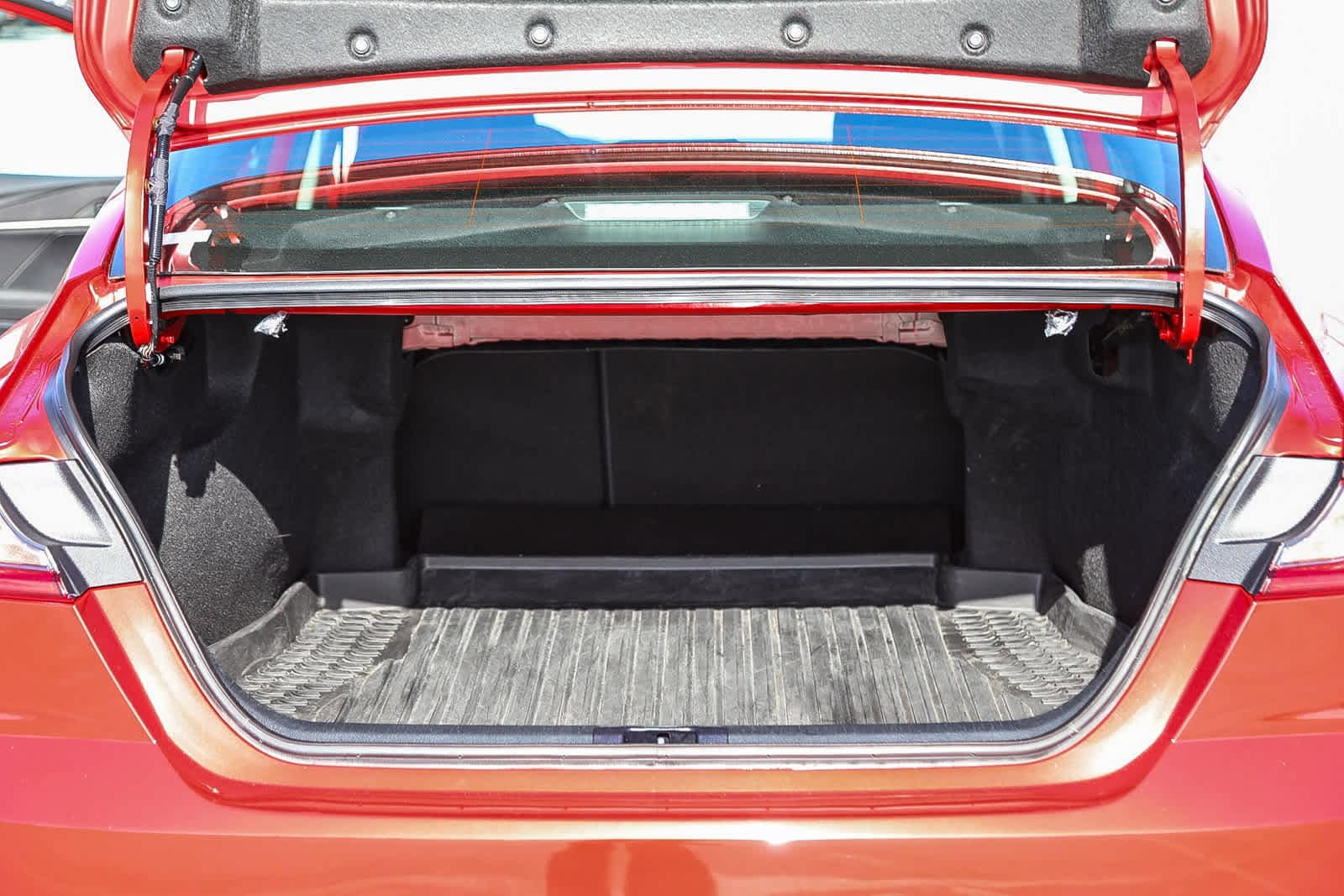 Thumbnail: 2025 Toyota Camry - 26