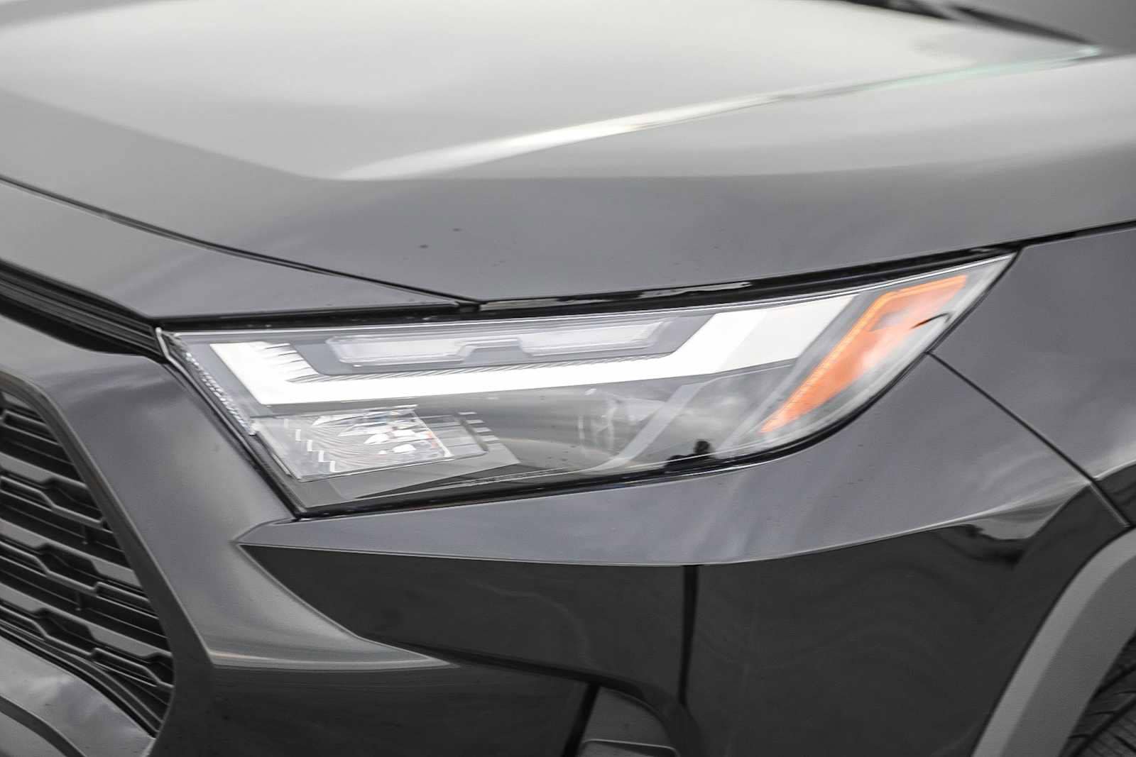 Thumbnail: 2025 Toyota RAV4 - 8