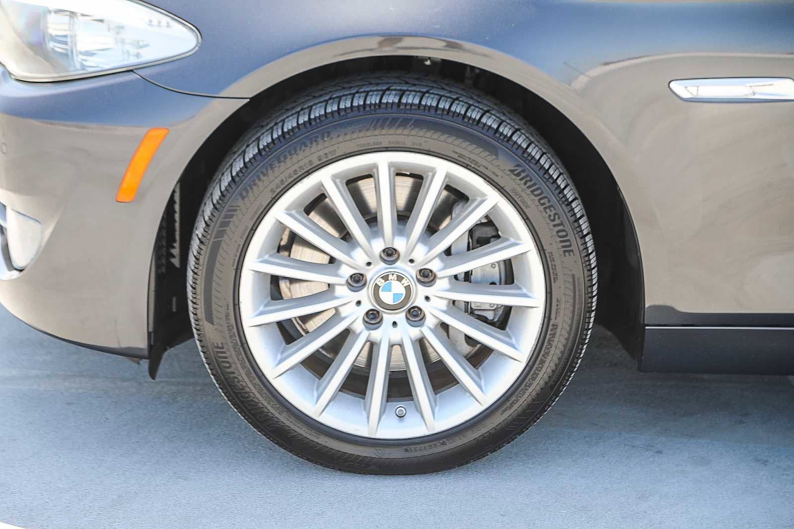 Thumbnail: 2012 BMW 5 Series - 9