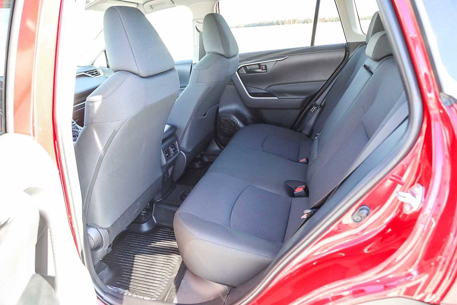 Thumbnail: 2025 Toyota RAV4 - 18