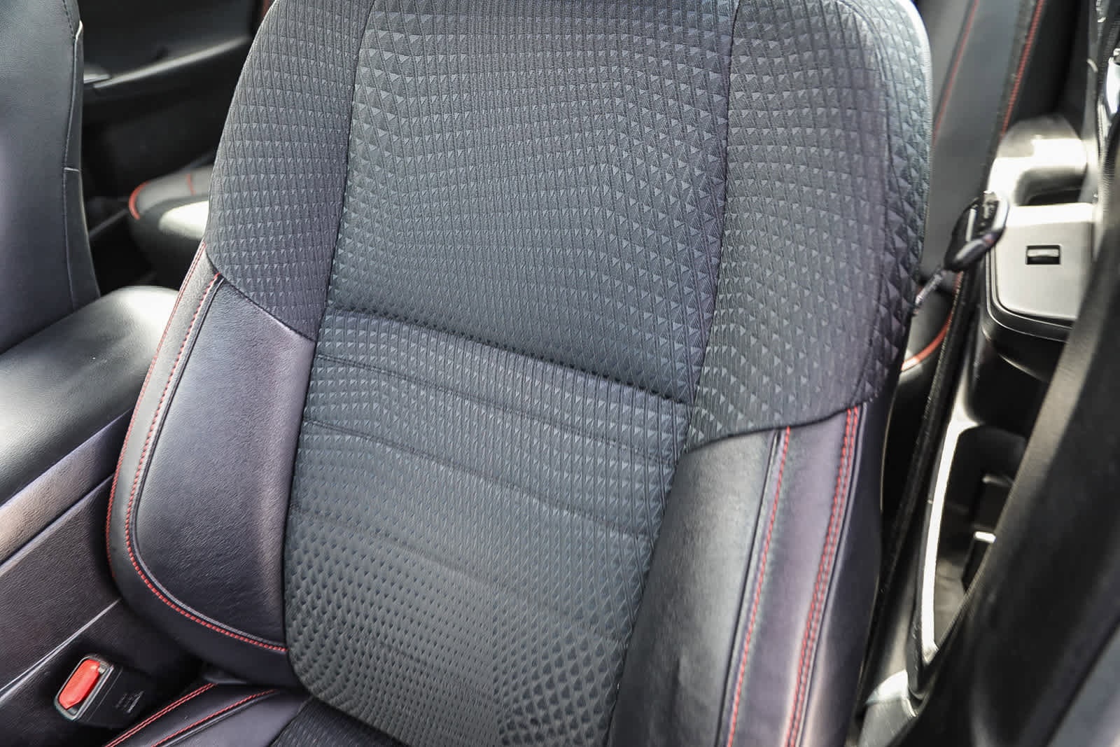 Thumbnail: 2015 Toyota Camry - 24