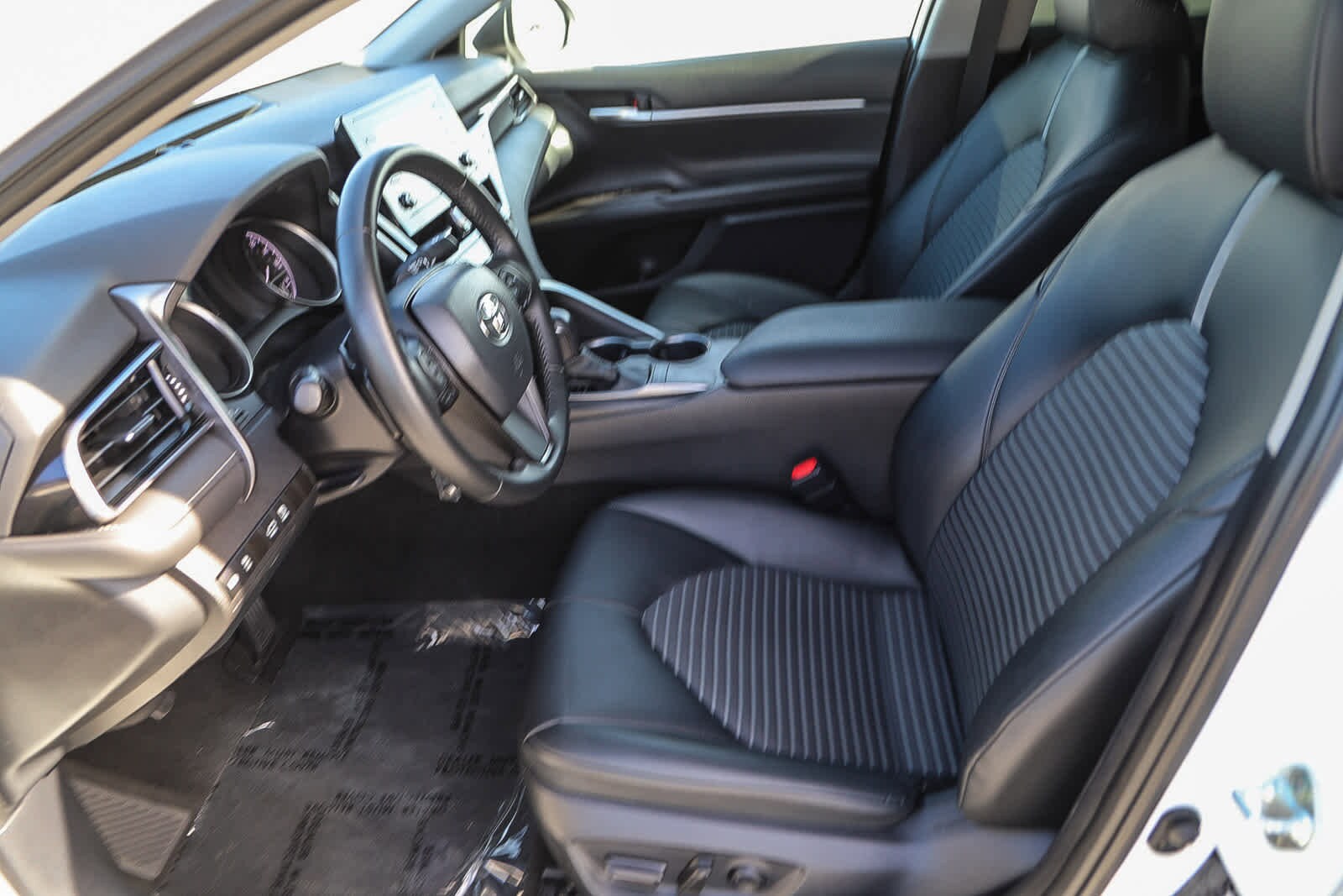 Thumbnail: 2023 Toyota Camry - 18