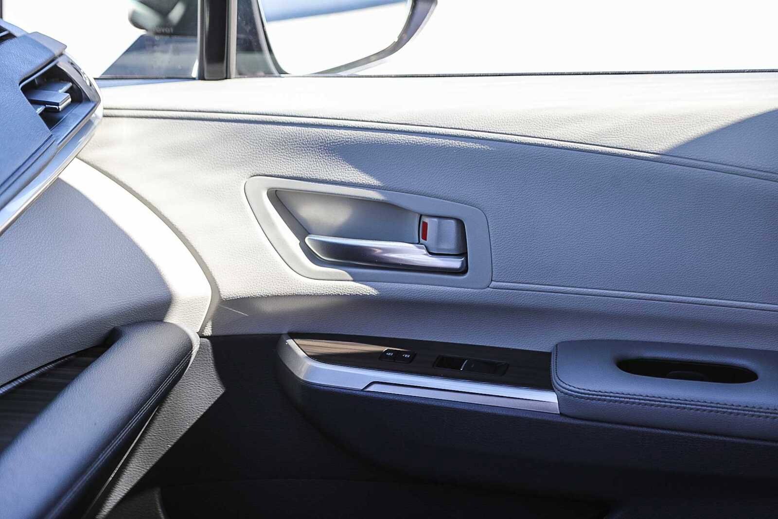 Thumbnail: 2024 Toyota Sienna - 23