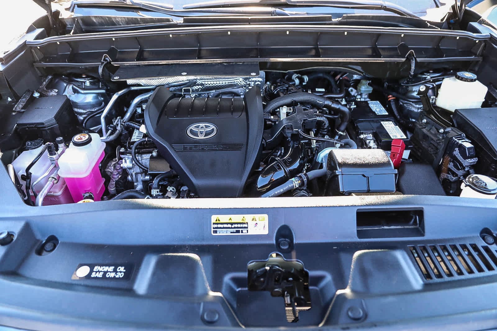 Thumbnail: 2023 Toyota Highlander - 27