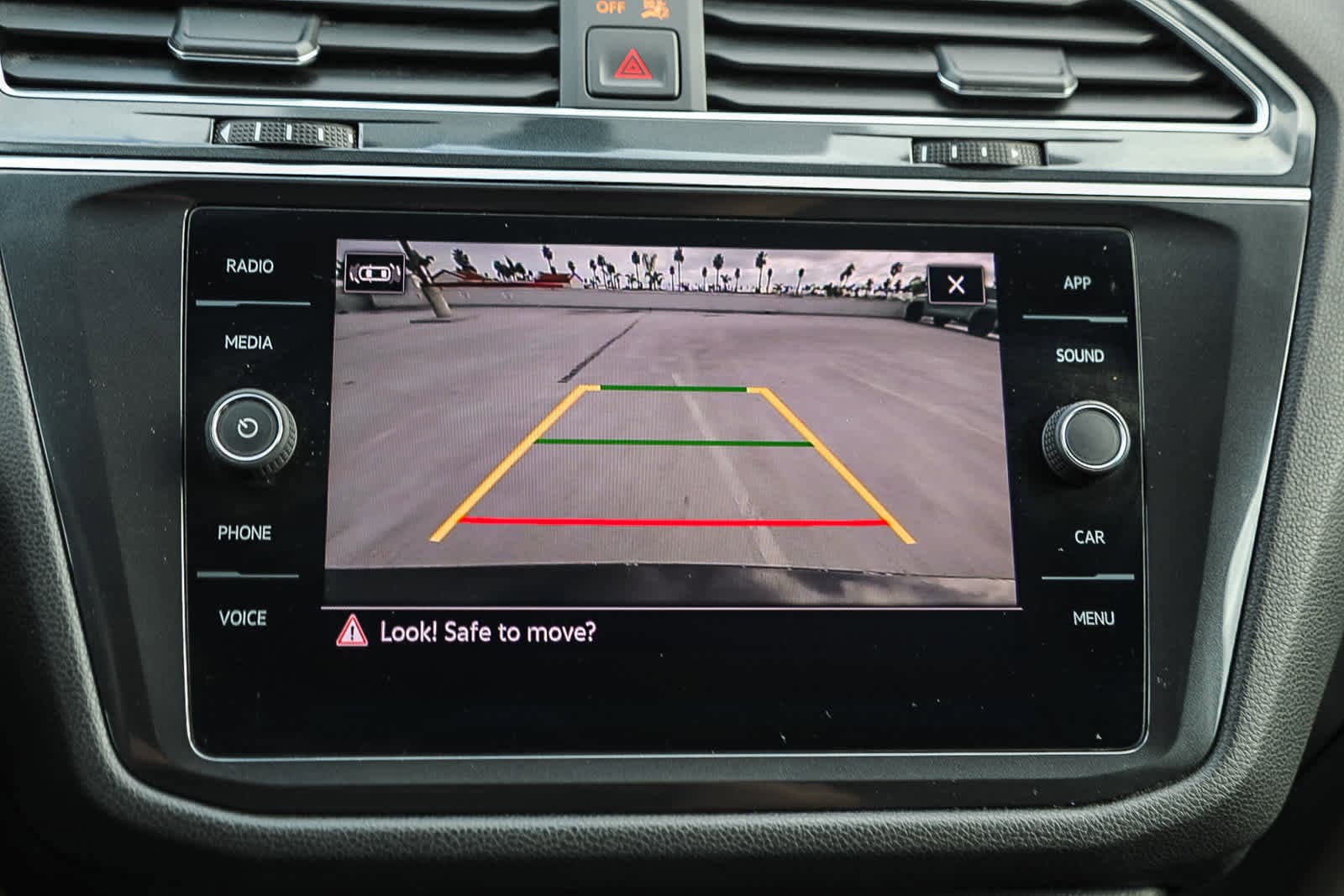 Thumbnail: 2021 Volkswagen Tiguan - 22