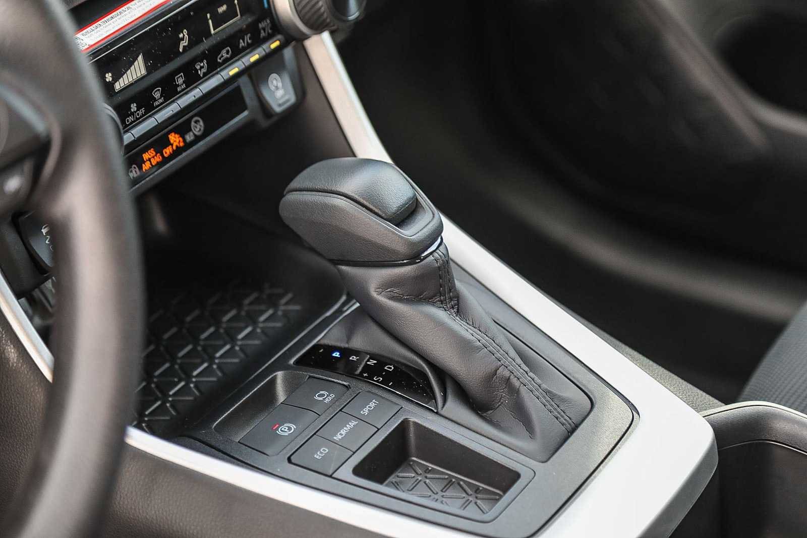 Thumbnail: 2025 Toyota RAV4 - 22