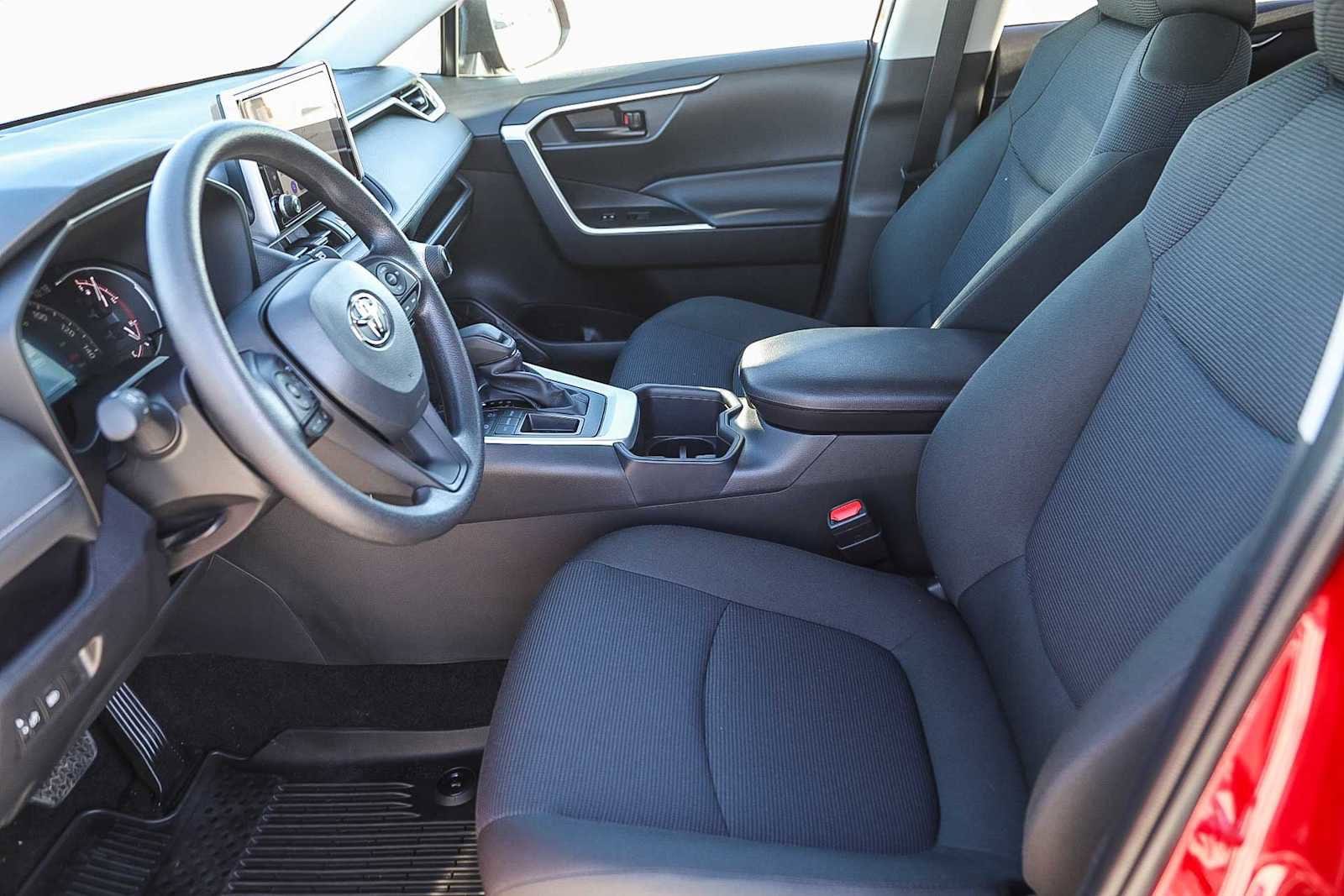 Thumbnail: 2025 Toyota RAV4 - 17