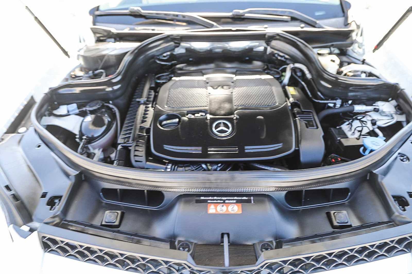 Thumbnail: 2015 Mercedes-Benz GLK - 24