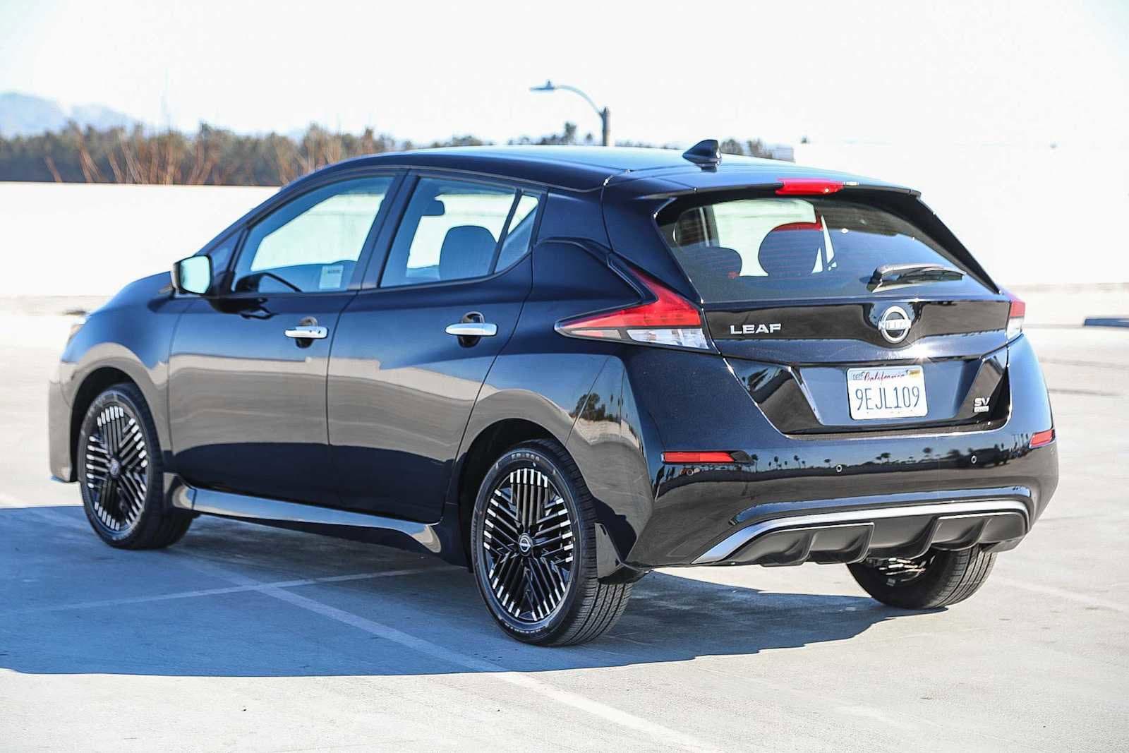 Thumbnail: 2023 Nissan Leaf - 7