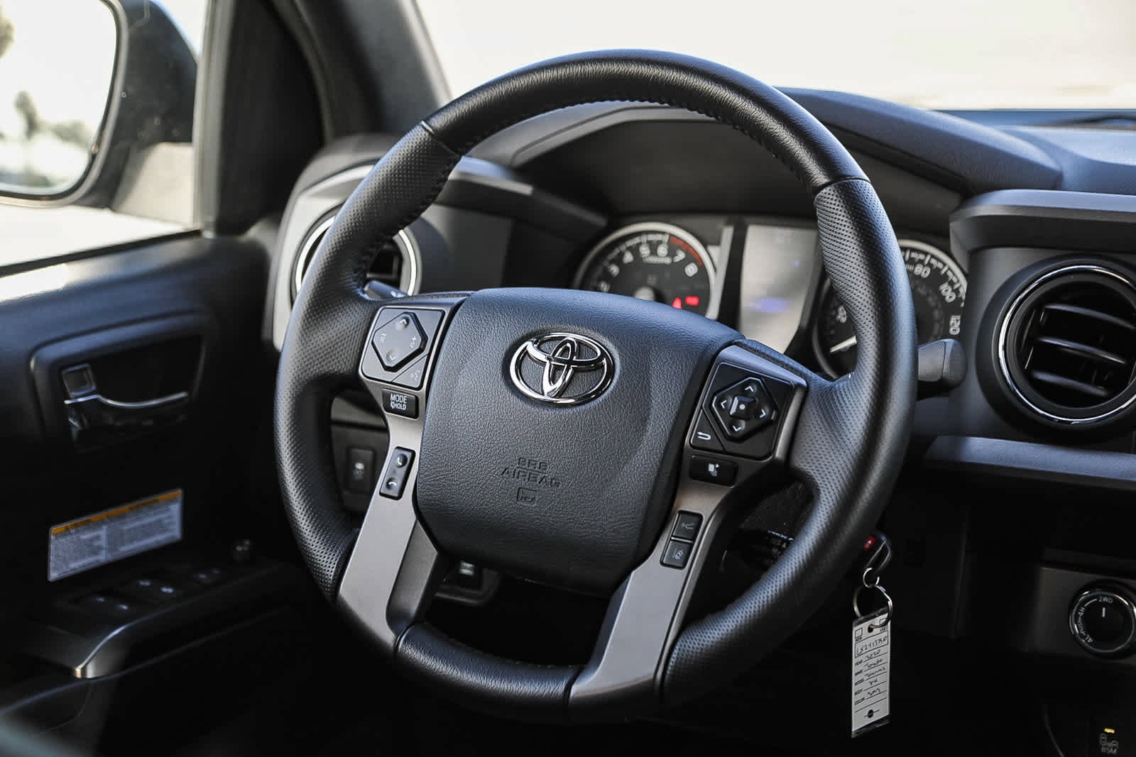 Thumbnail: 2020 Toyota Tacoma - 16