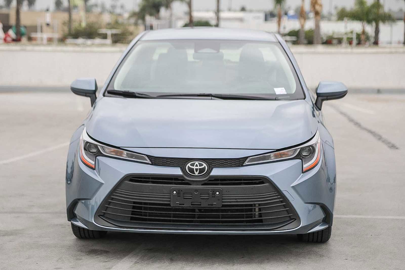 Thumbnail: 2023 Toyota Corolla - 4