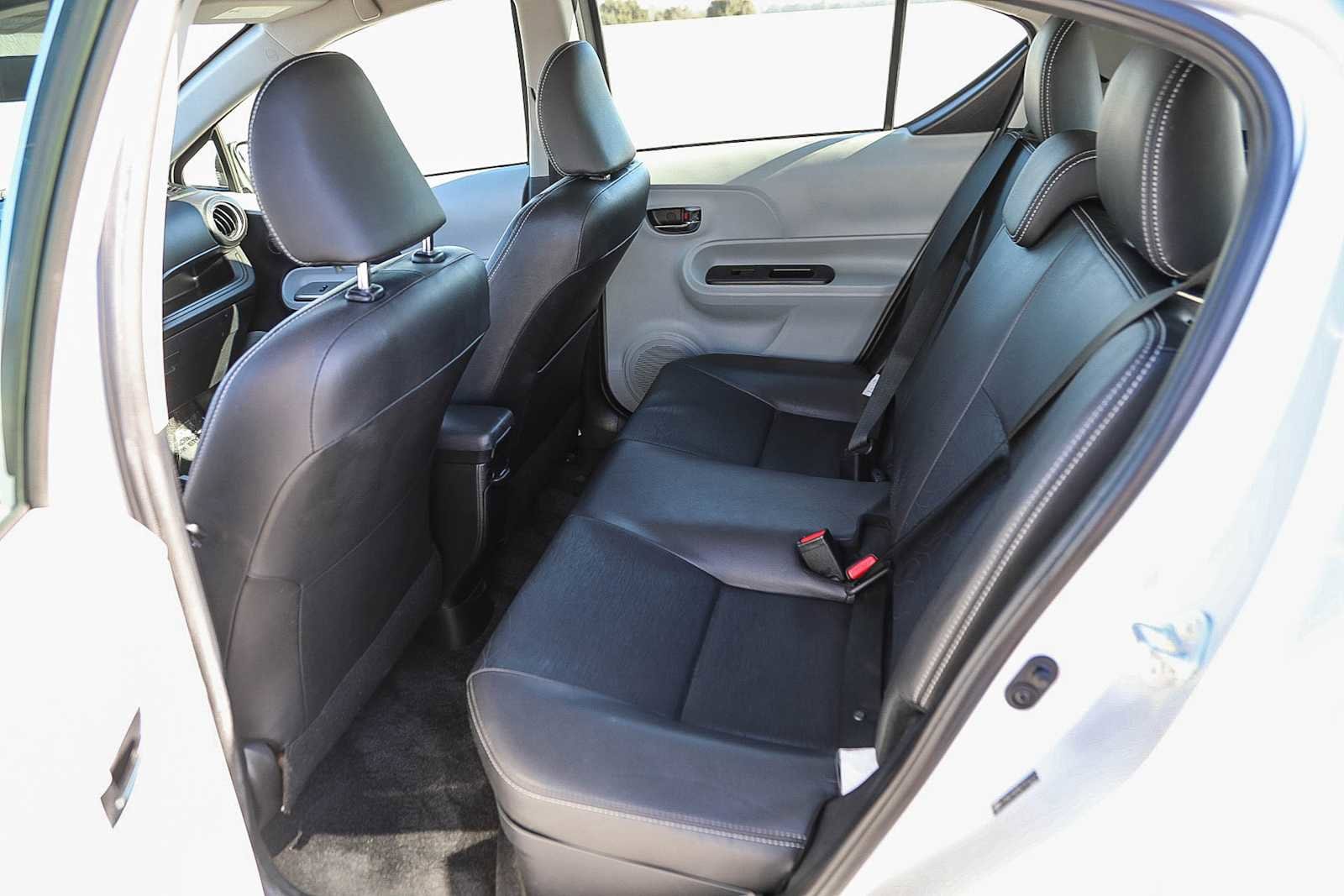 Thumbnail: 2012 Toyota Prius c - 18