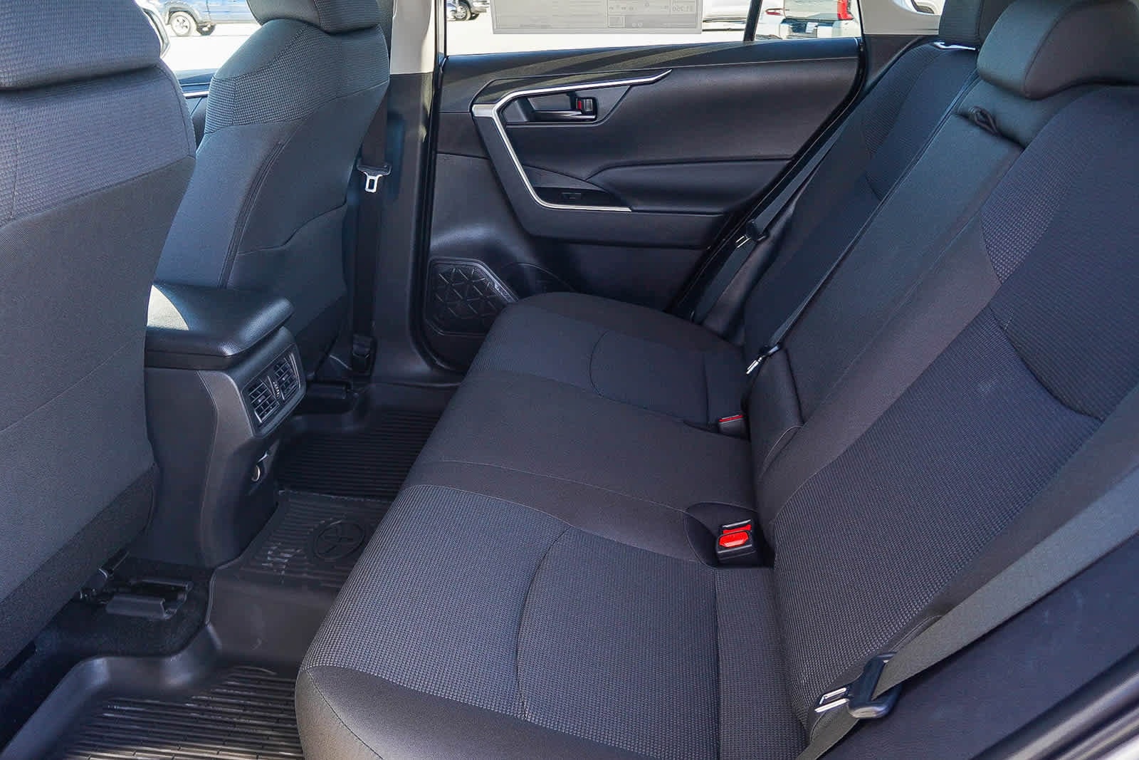 Thumbnail: 2025 Toyota RAV4 - 23