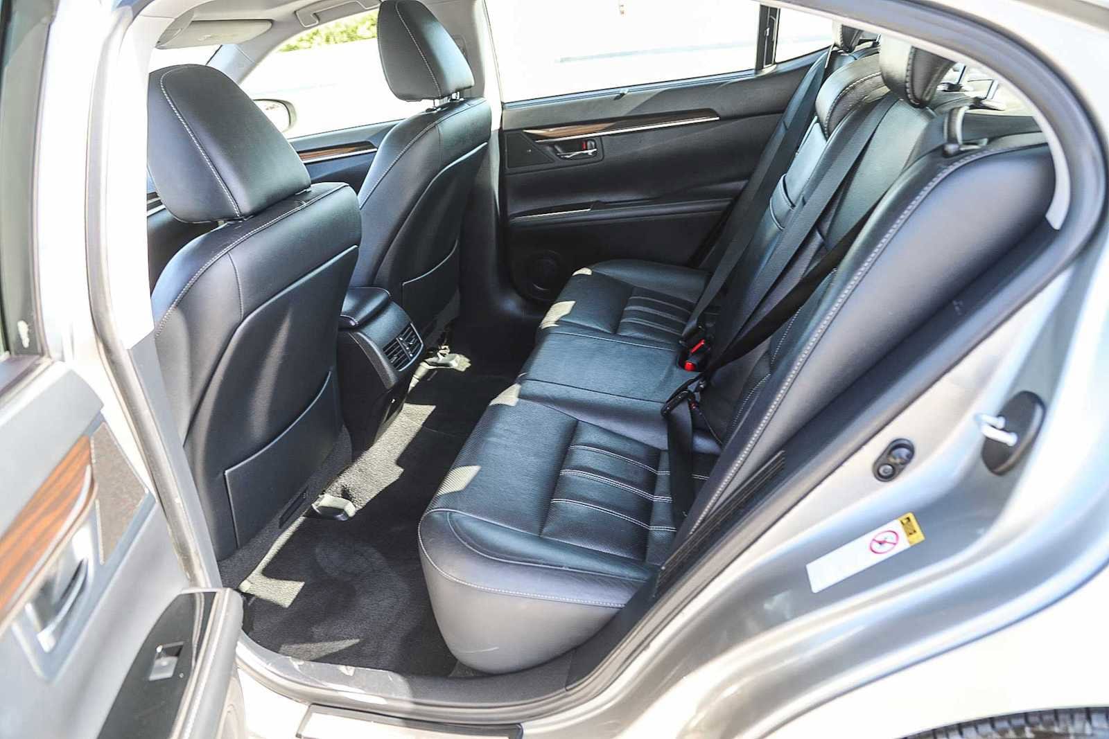 Thumbnail: 2016 Lexus ES - 18