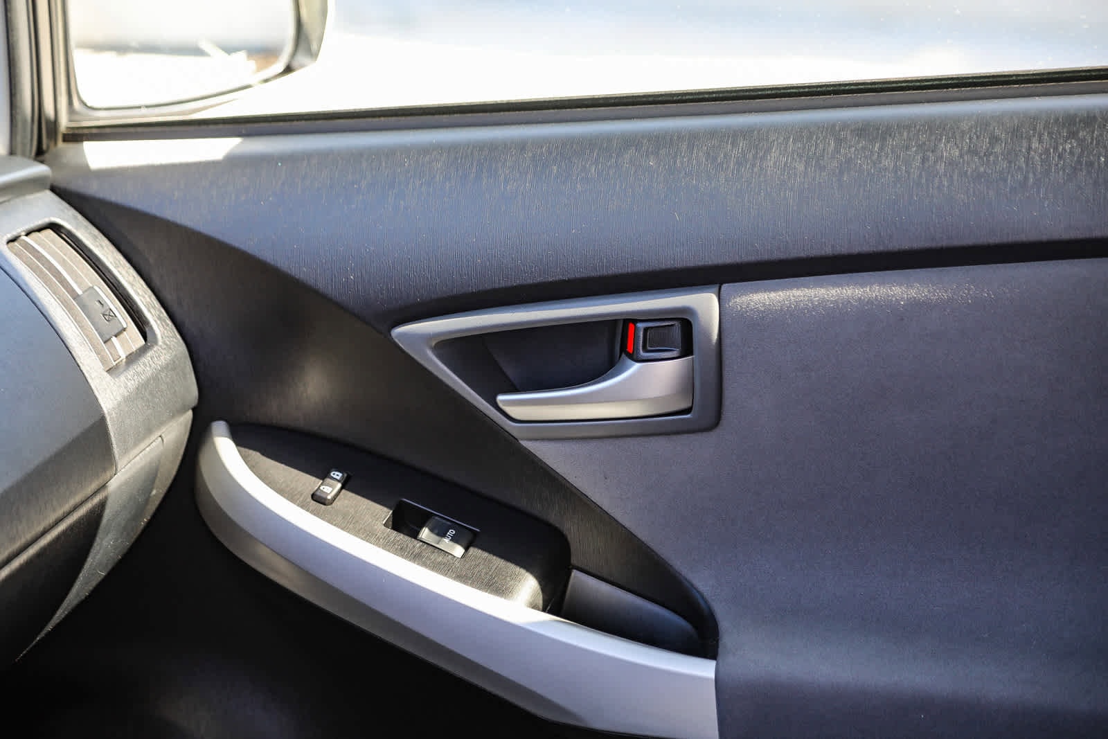 Thumbnail: 2013 Toyota Prius - 20