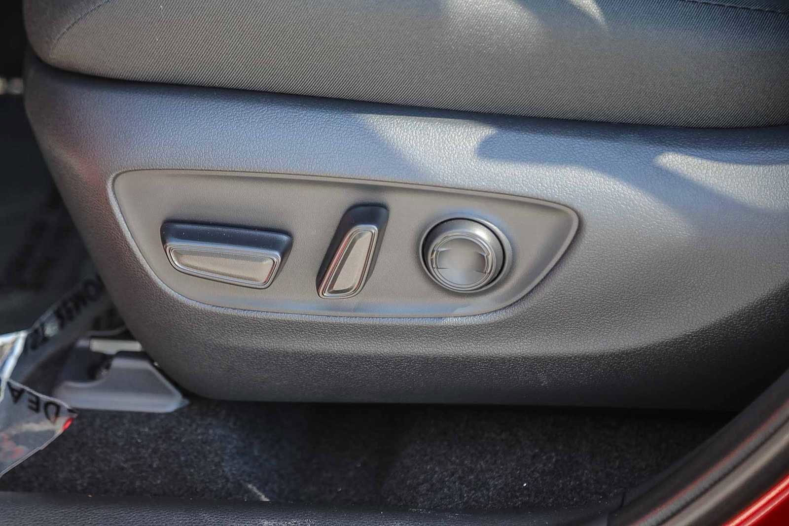 Thumbnail: 2025 Toyota RAV4 - 18