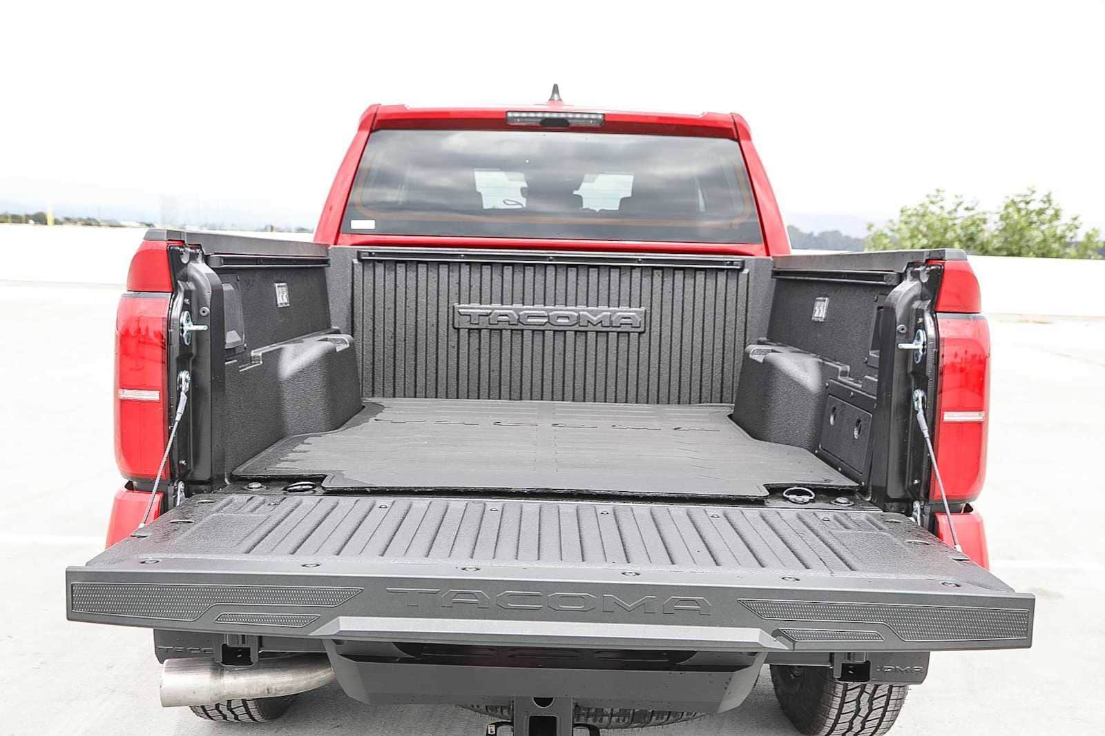 Thumbnail: 2025 Toyota Tacoma - 25