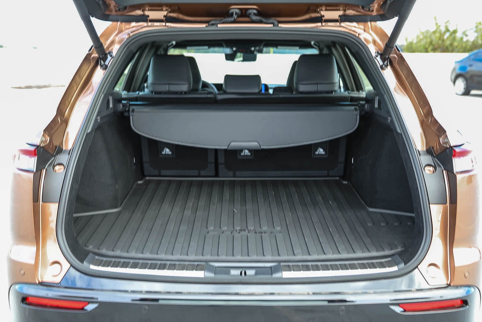 Thumbnail: 2025 Toyota Crown Signia - 12