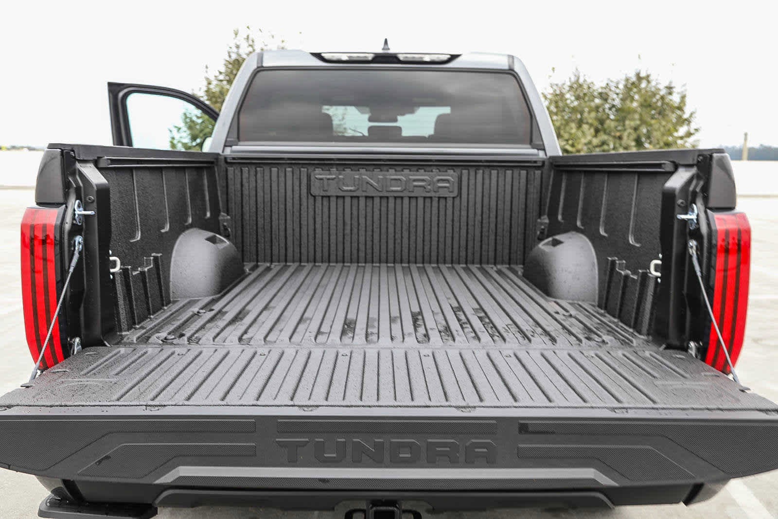 Thumbnail: 2025 Toyota Tundra - 12