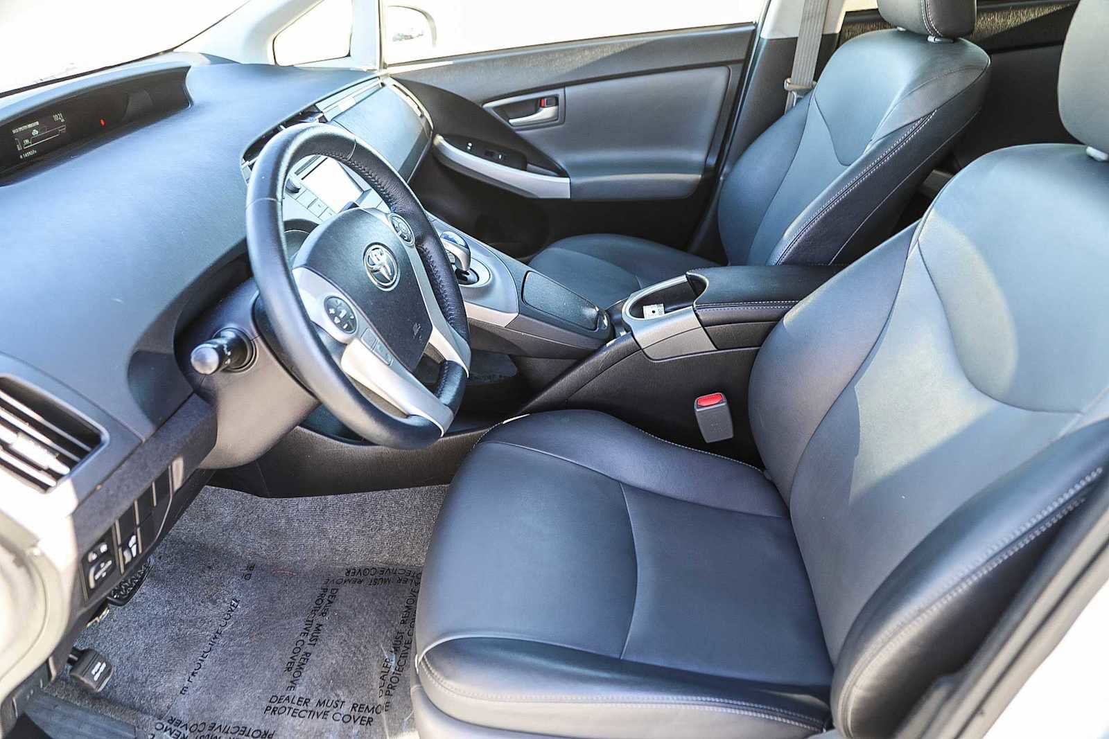 Thumbnail: 2015 Toyota Prius - 17