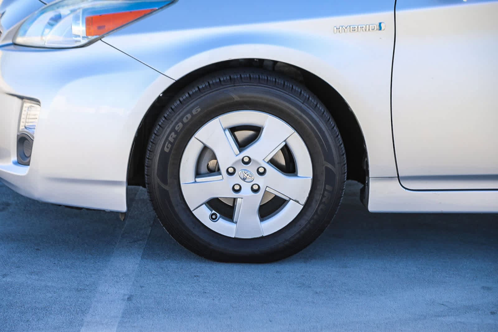 Thumbnail: 2011 Toyota Prius - 10