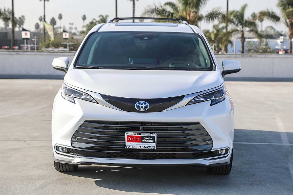 Certified 2024 Toyota Sienna Platinum 7 Passenger Van Passenger Van