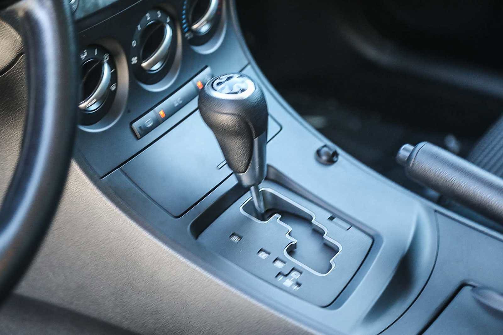 Thumbnail: 2013 Mazda Mazda3 - 18