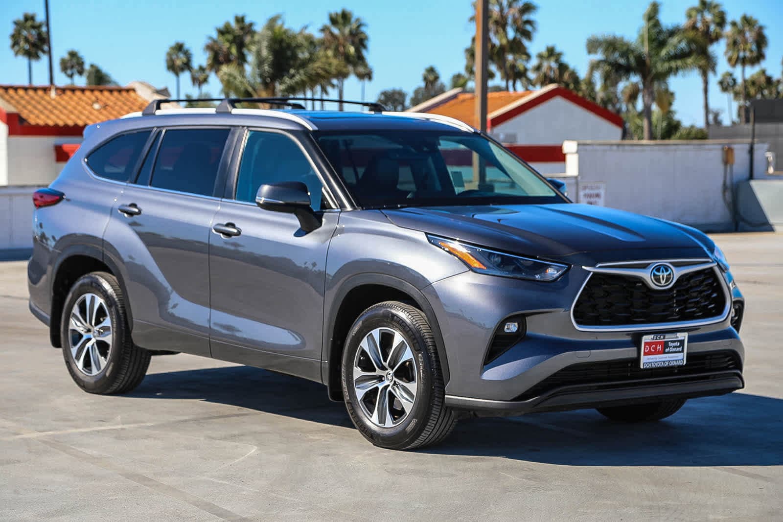 Thumbnail: 2023 Toyota Highlander - 4