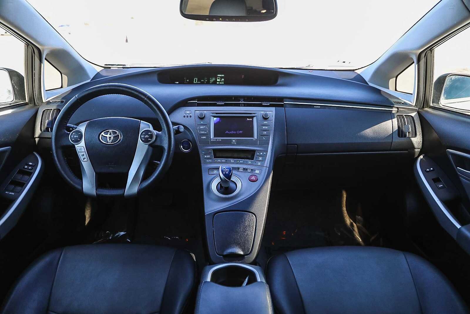 Thumbnail: 2015 Toyota Prius - 12