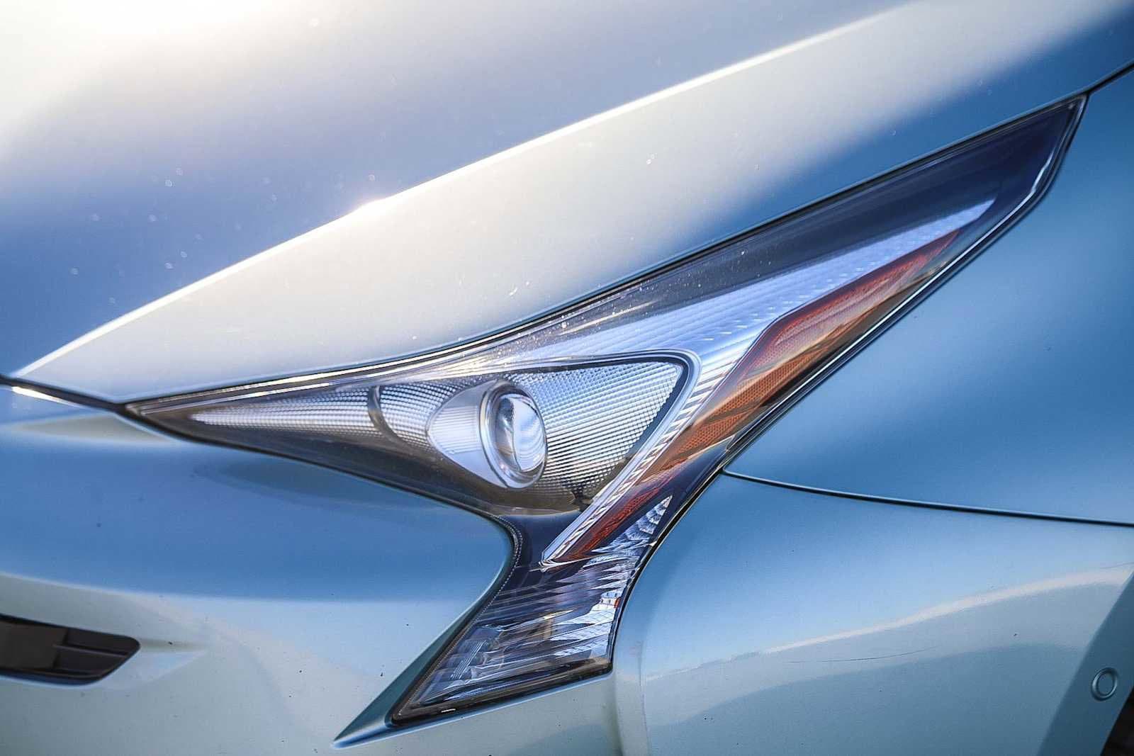 Thumbnail: 2017 Toyota Prius - 8