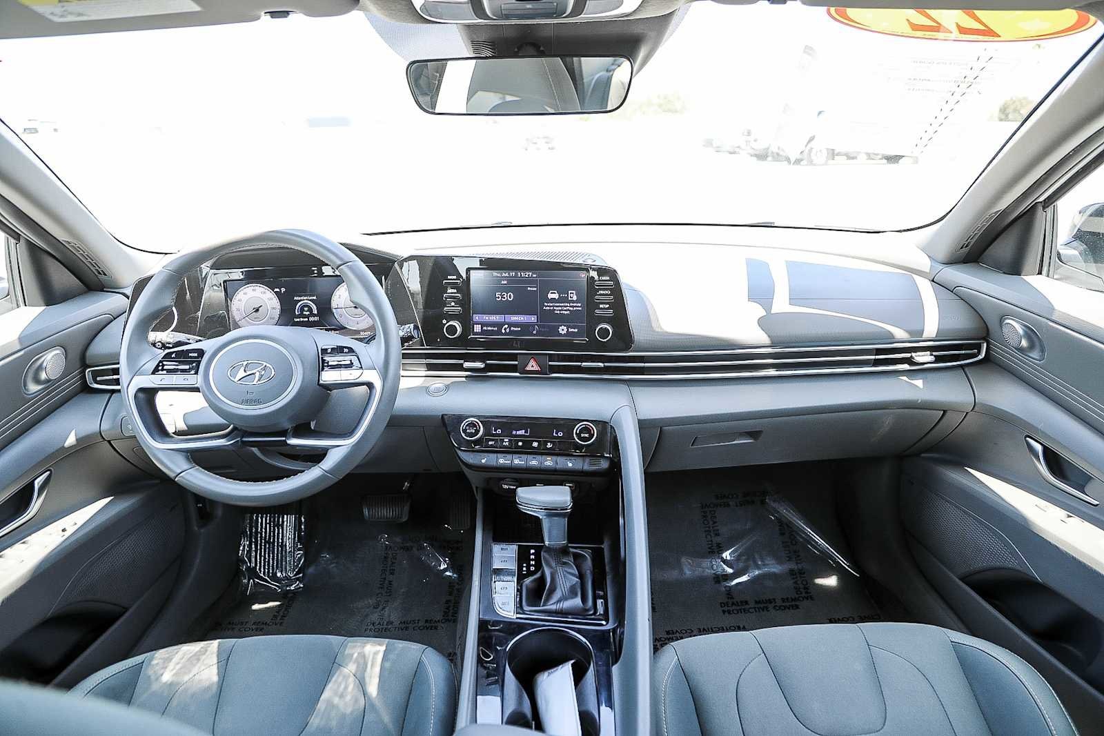 Thumbnail: 2022 Hyundai Elantra - 11