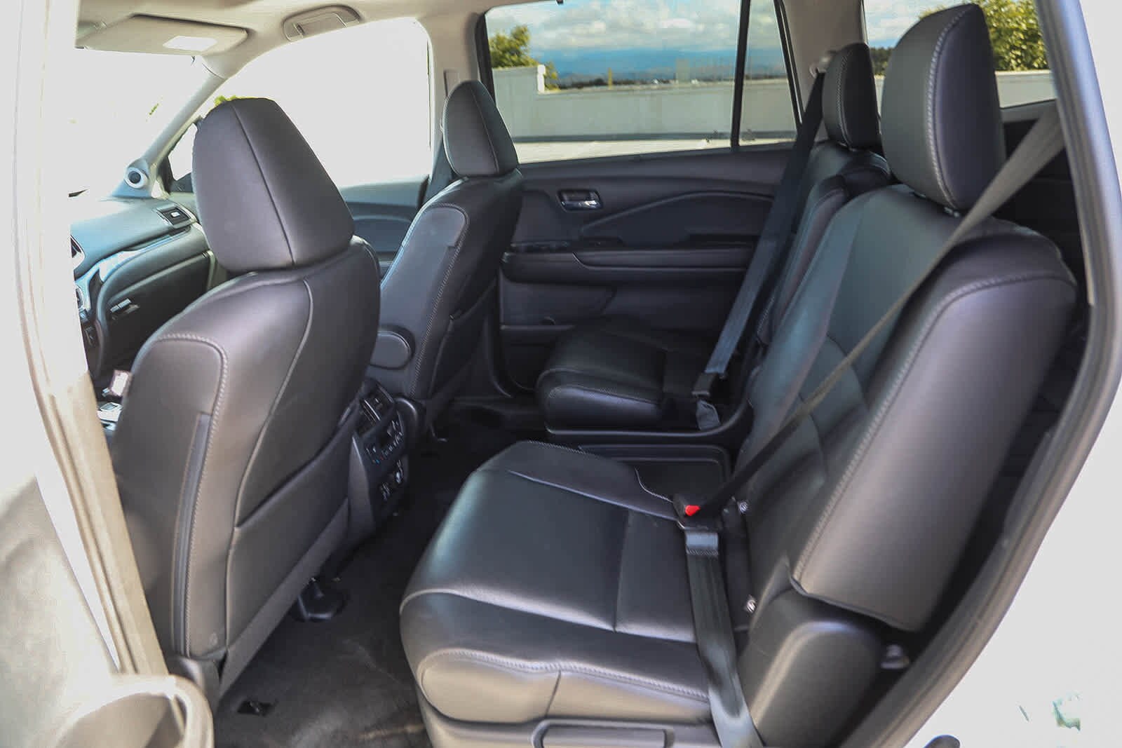 Thumbnail: 2020 Honda Pilot - 18