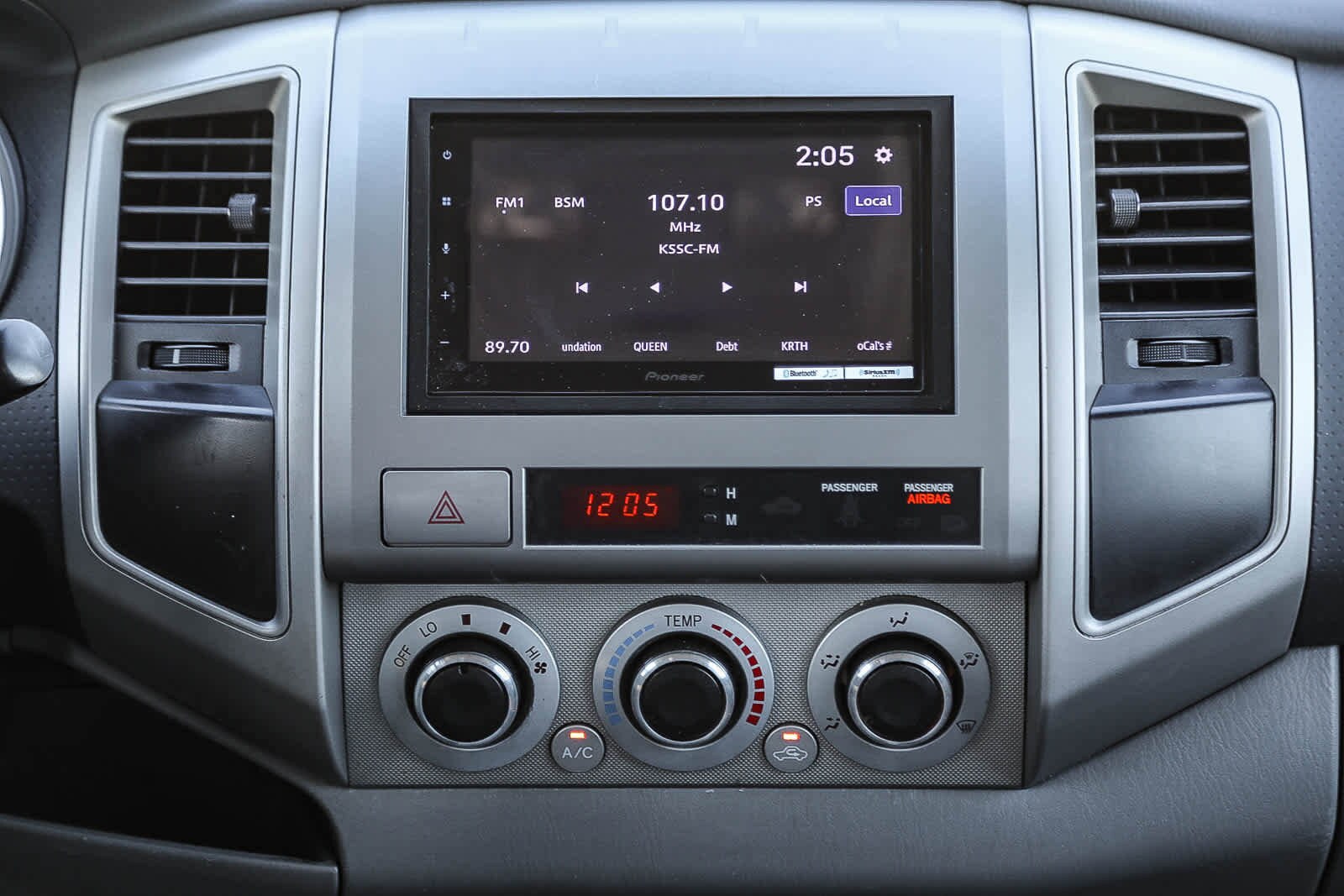 Thumbnail: 2005 Toyota Tacoma - 14