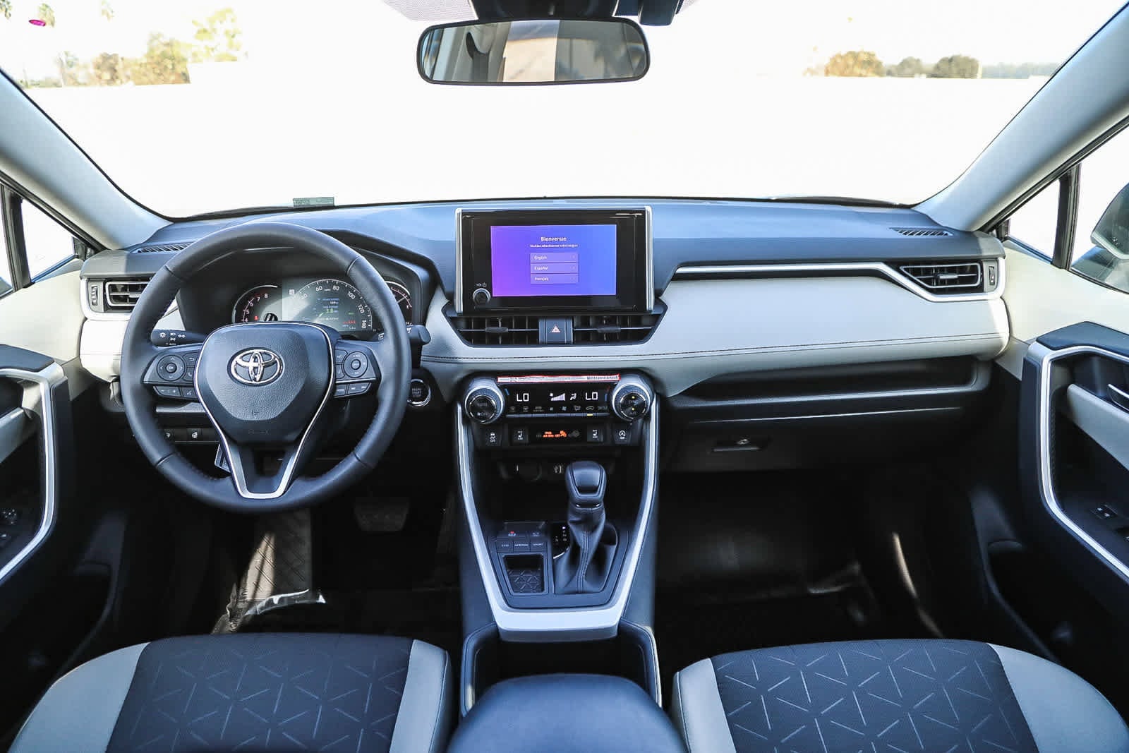 Thumbnail: 2025 Toyota RAV4 - 14