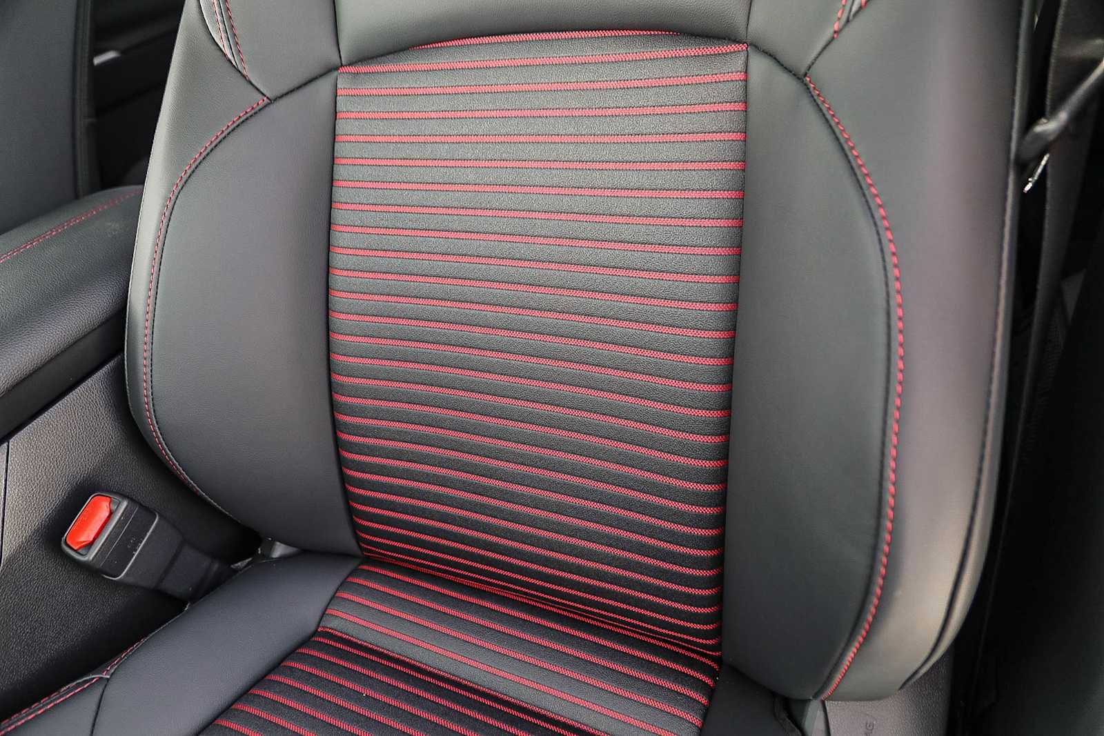 Thumbnail: 2025 Toyota RAV4 - 26