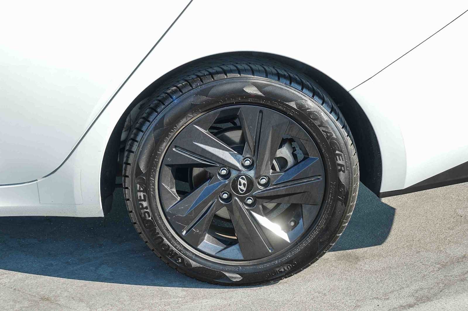 Thumbnail: 2023 Hyundai Elantra - 12