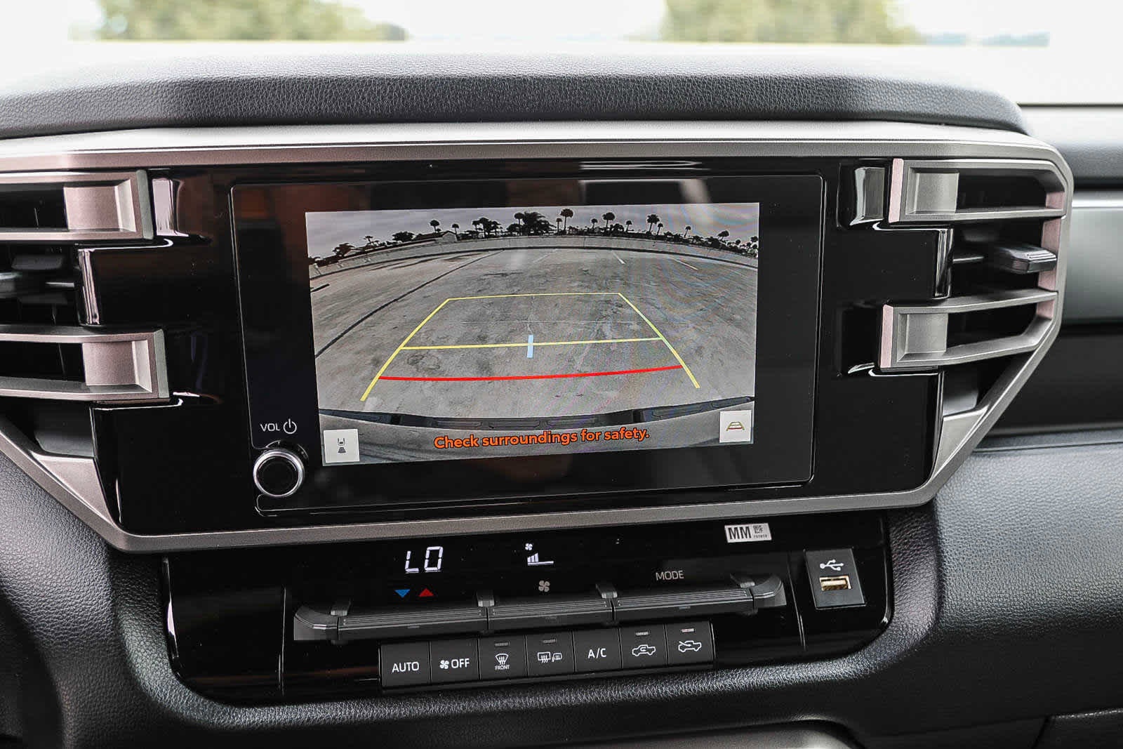 Thumbnail: 2025 Toyota Tundra - 25