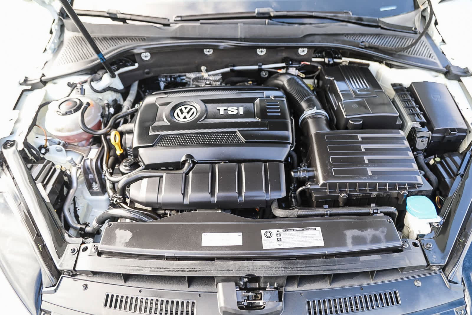 Thumbnail: 2018 Volkswagen Golf - 25