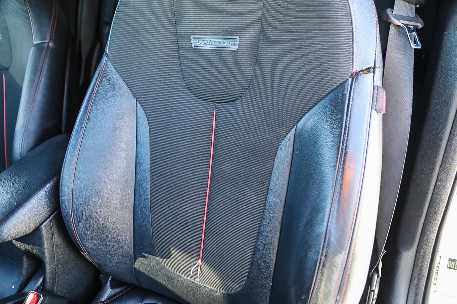 Thumbnail: 2019 Hyundai Veloster - 25