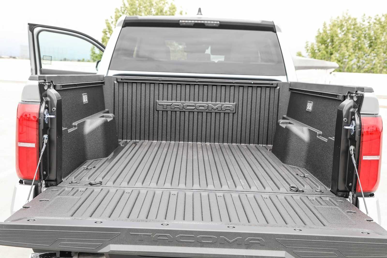 2025 Toyota Tacoma SR5 11