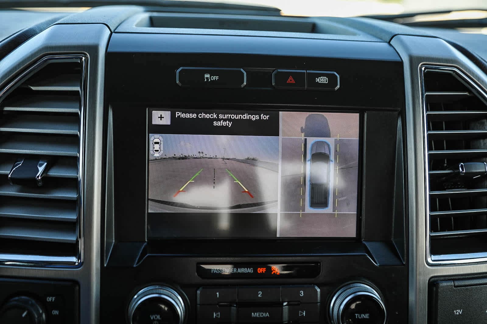 Thumbnail: 2016 Ford F-150 - 23