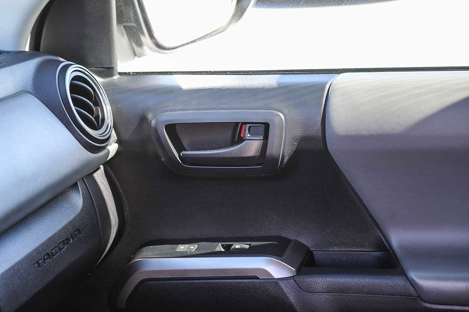 2021 Toyota Tacoma SR5 - Photo 22