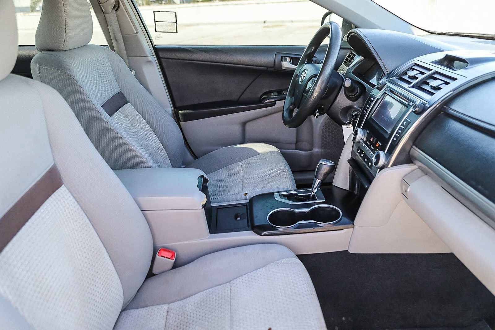 Thumbnail: 2012 Toyota Camry - 15