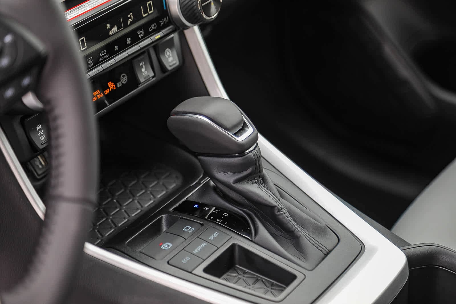 Thumbnail: 2025 Toyota RAV4 - 21