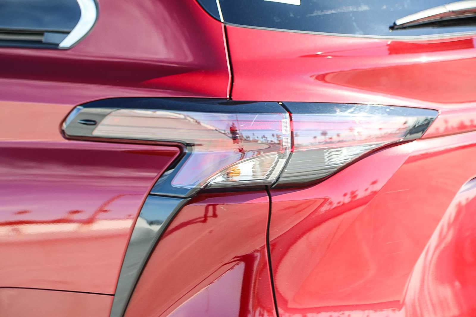 Thumbnail: 2023 Toyota Sienna - 9