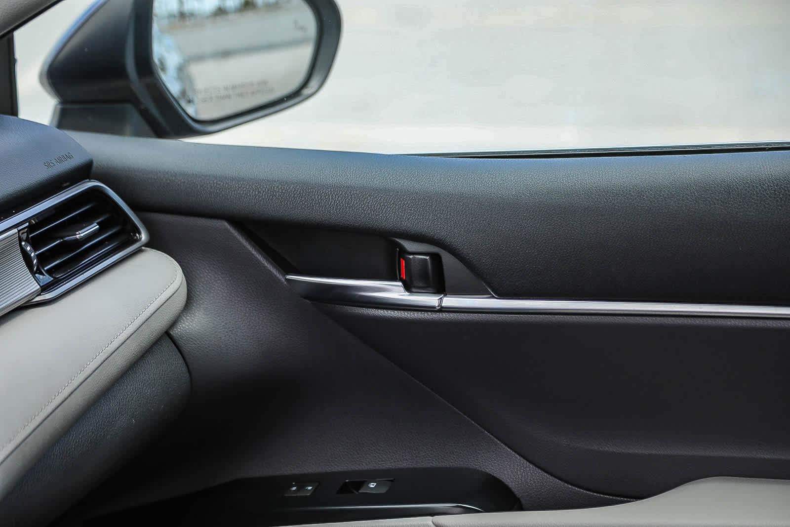 Thumbnail: 2019 Toyota Camry - 21