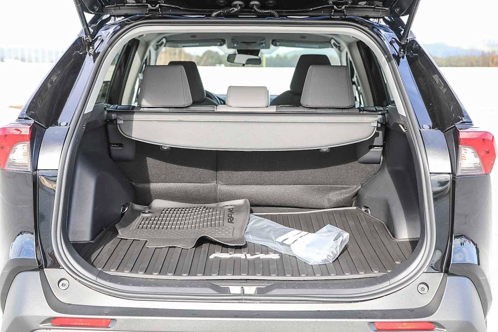 Thumbnail: 2025 Toyota RAV4 - 12