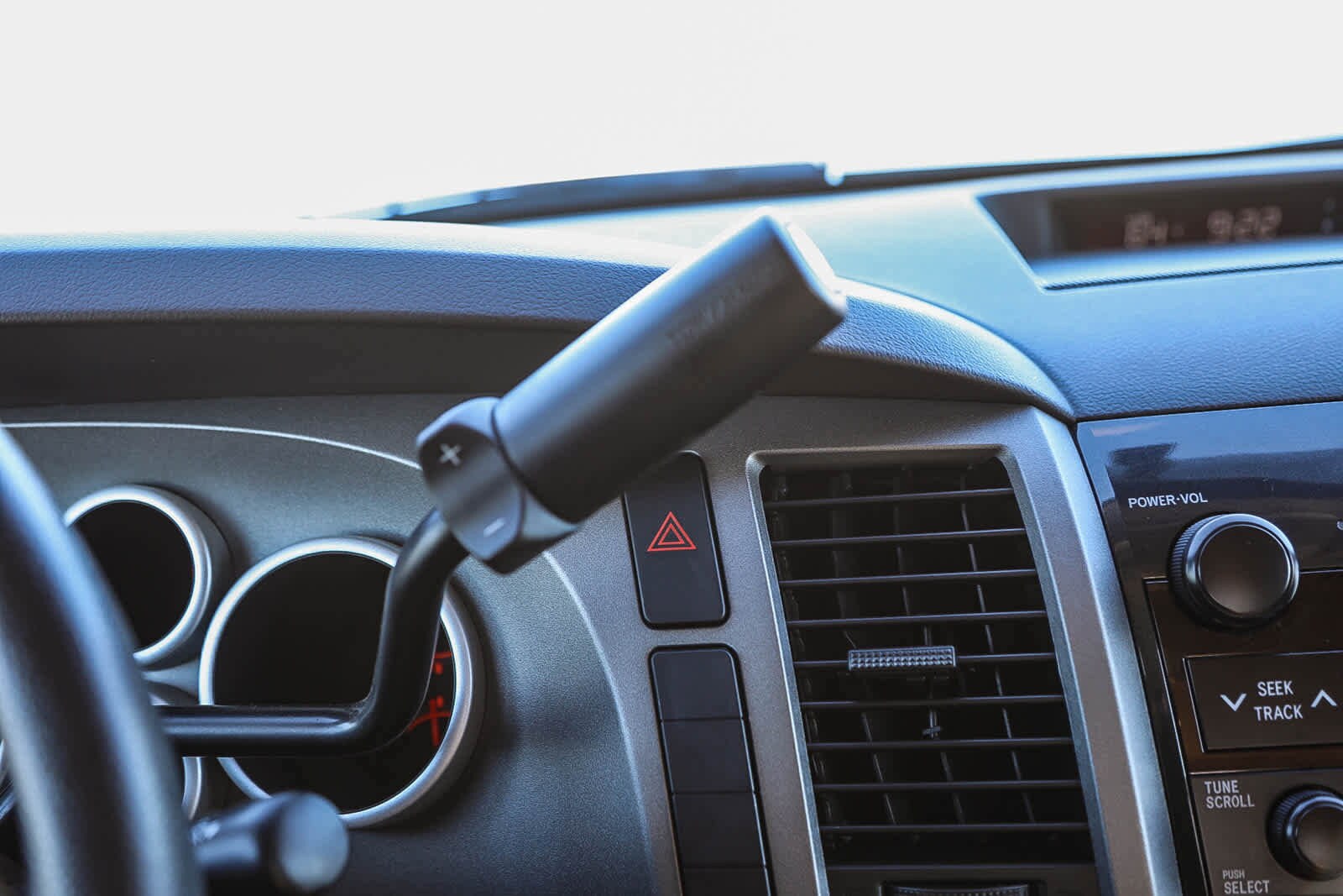 Thumbnail: 2011 Toyota Tundra - 19
