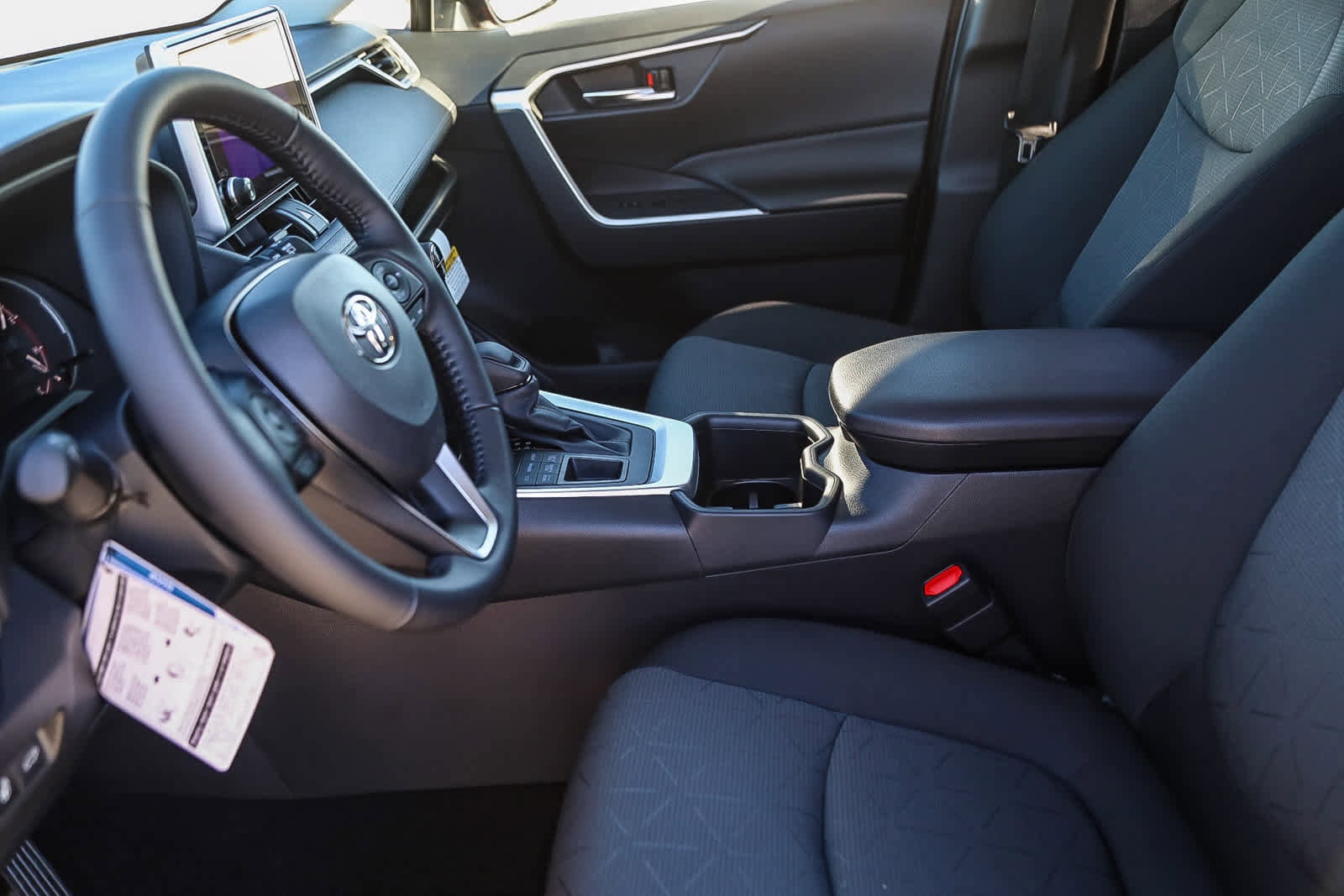 Thumbnail: 2025 Toyota RAV4 - 17