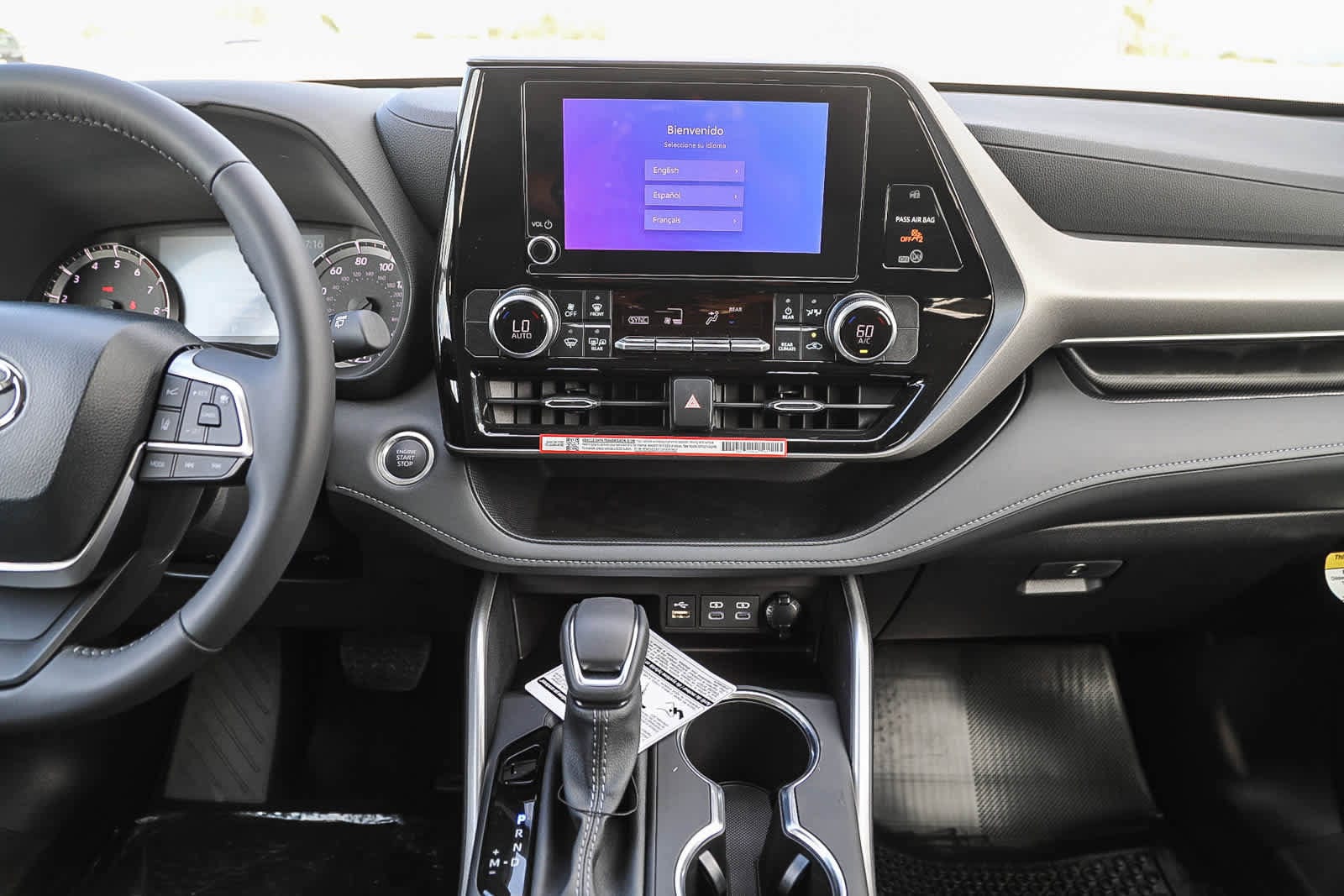 Thumbnail: 2025 Toyota Highlander - 14